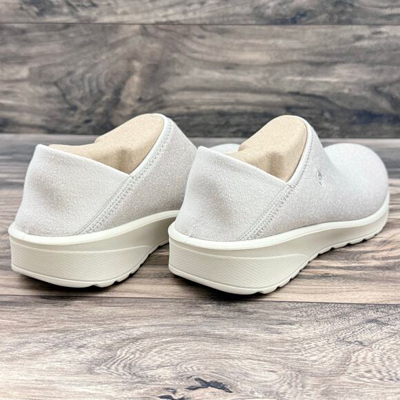 NIB Bzees Getaway 9M Beige Slip On Comfort Mule Sneakers - Picture 8 of 11